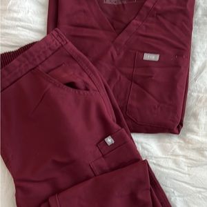 Size small Figs set. Barely worn!